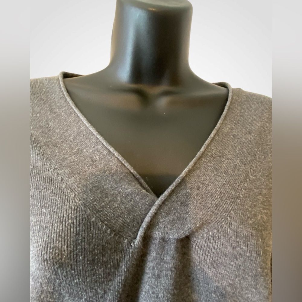 J. Jill V- Neck grey lightweight sweater 3/4 sleeve NWOT size L. - Picture 7 of 12